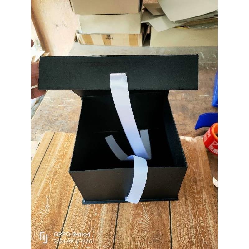 6x6x5 inches hArdbox.. flip type box with ribbon | Shopee Philippines