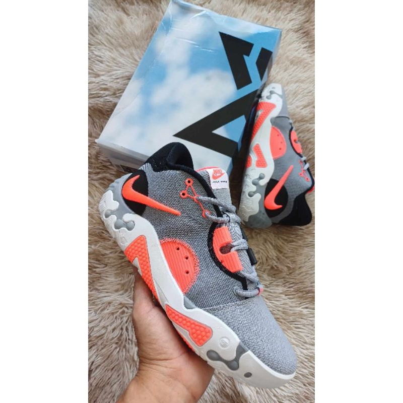 Paul george's basketball shoes hotsell