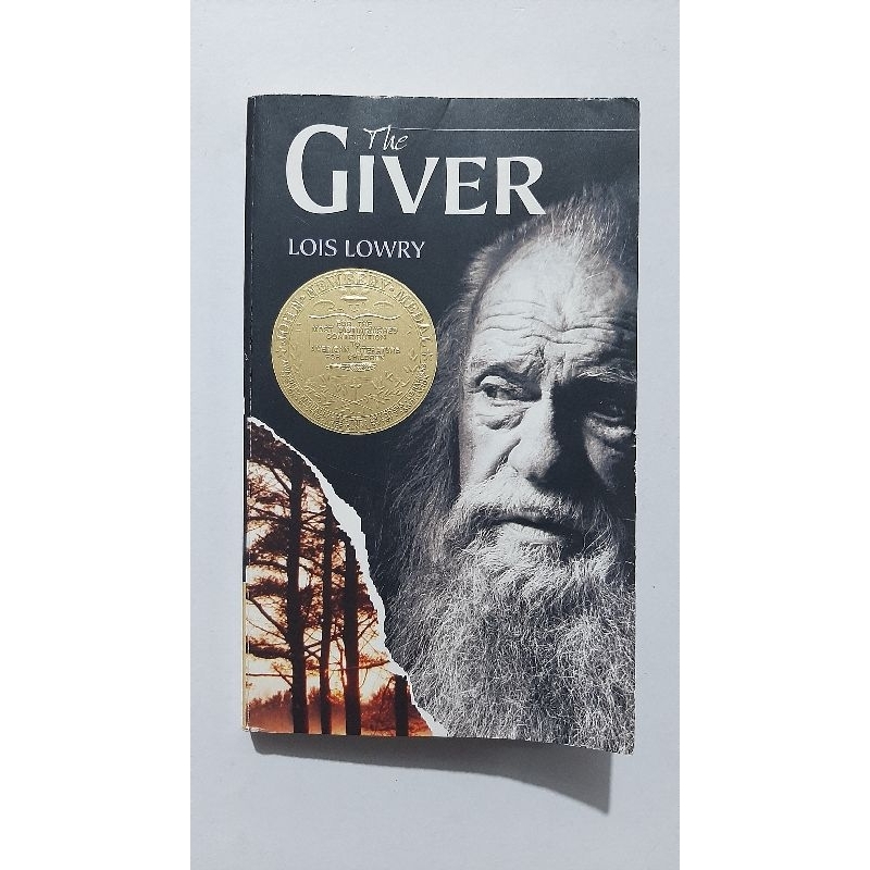The Giver by Lois Lowry (Laurel-Leaf Books) | Shopee Philippines