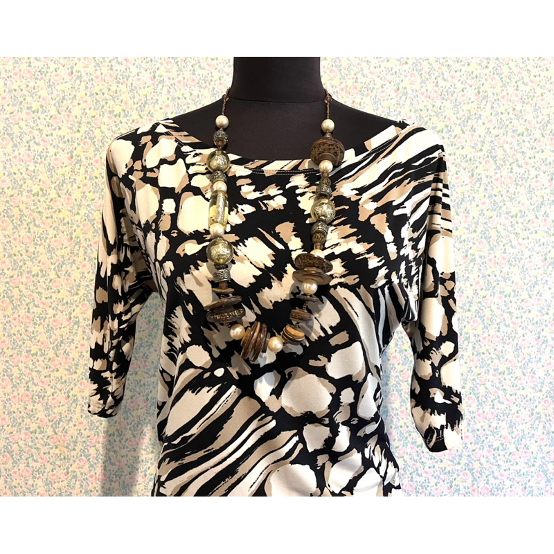 Printed Blouse by Loalde | Shopee Philippines