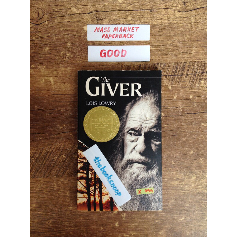 LOIS LOWRY books children’s newberry the giver | Shopee Philippines