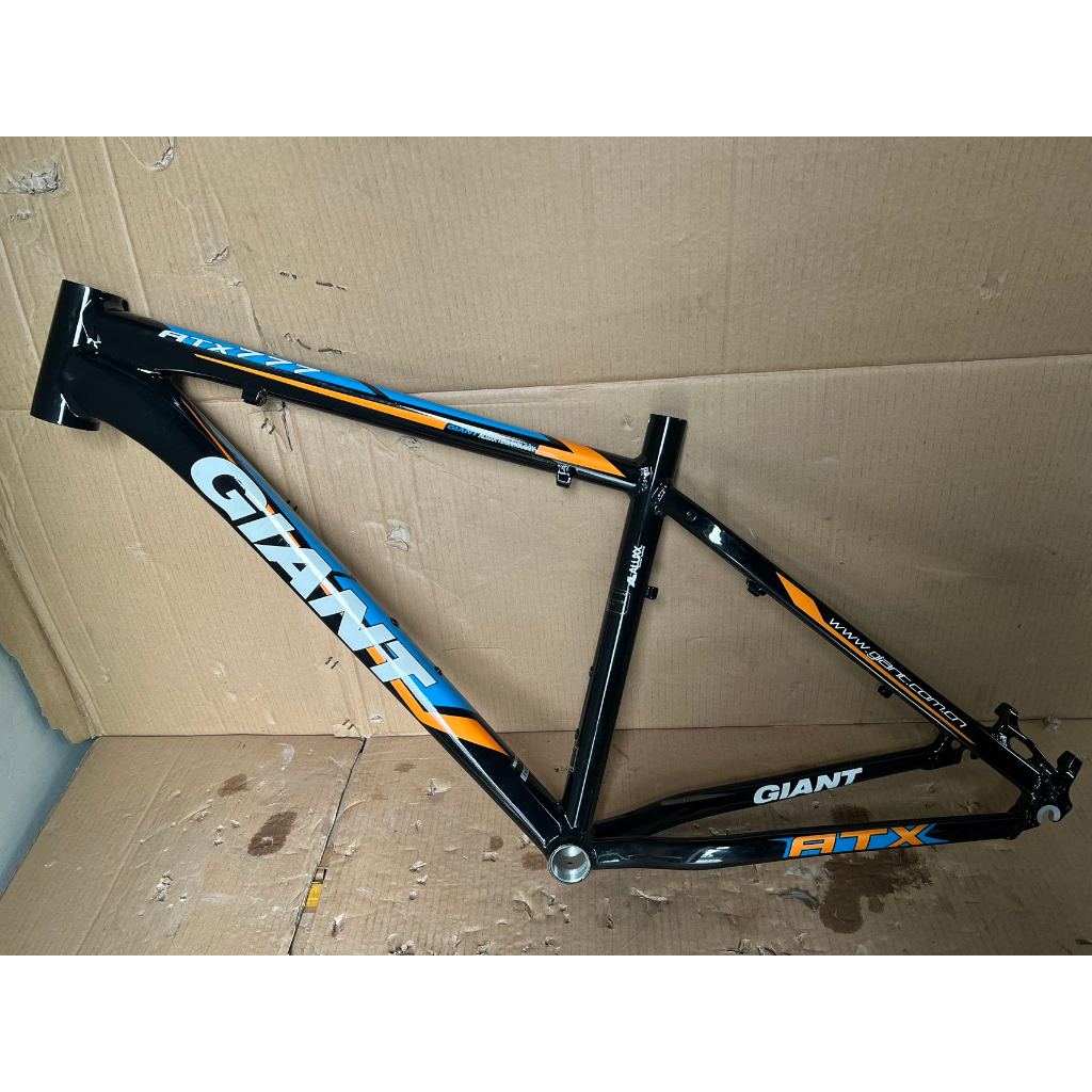 Giant mountain bike carbon frame sale