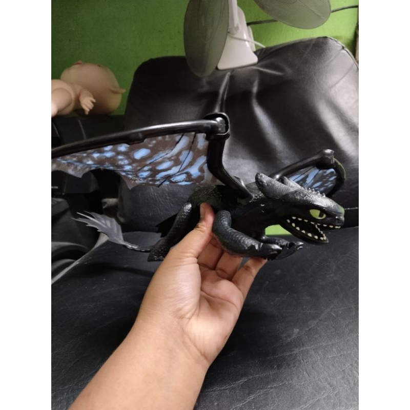 HOW TO TRAIN YOUR DRAGON The Hidden World TOOTHLESS Action Figure