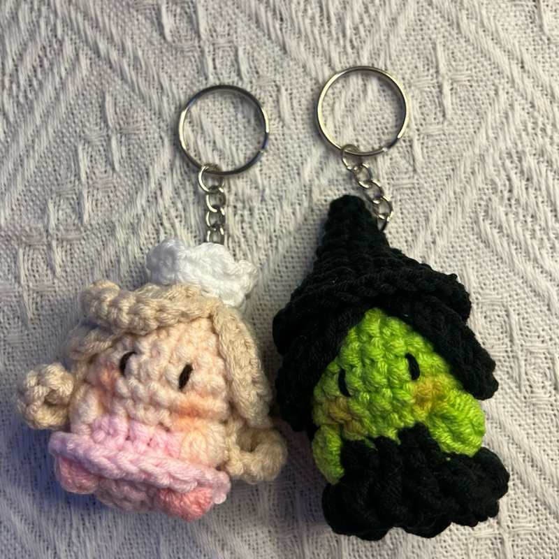 Wicked Keychain || Glinda x Elphaba|| | Shopee Philippines