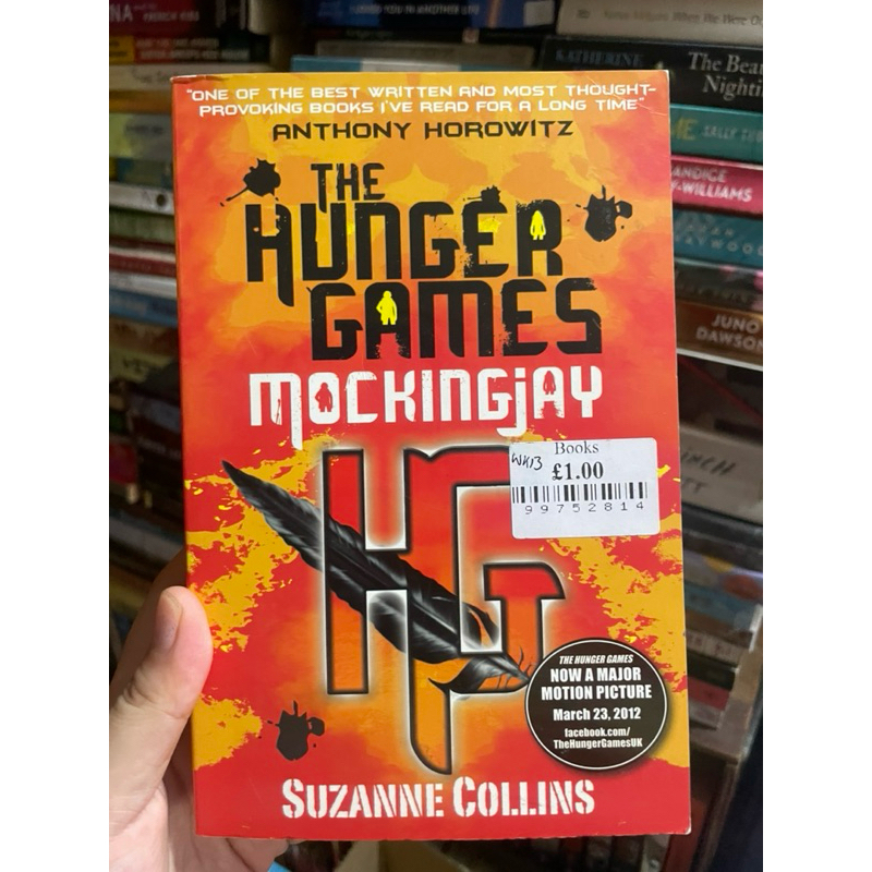 The Hunger Games by Suzanne Collins | Preloved Dystopian Book | Shopee ...