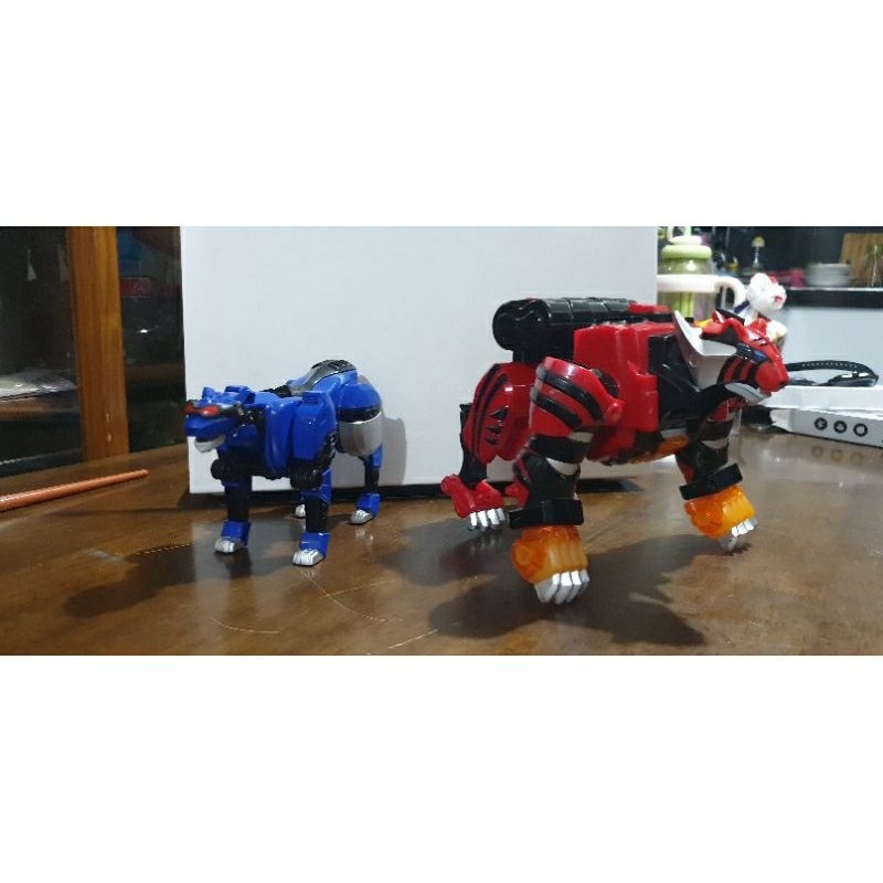 Bandai Power Rangers Fury Deluxe Battery-Operated Jungle Master ...