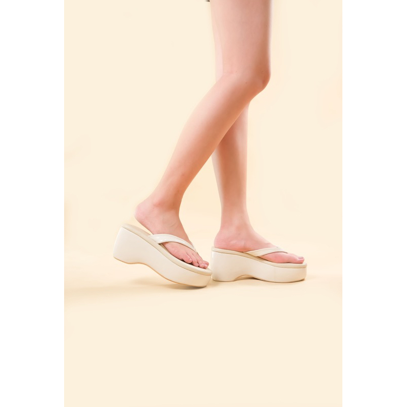 KENDRA MANILA / ARA WEDGE ( 3