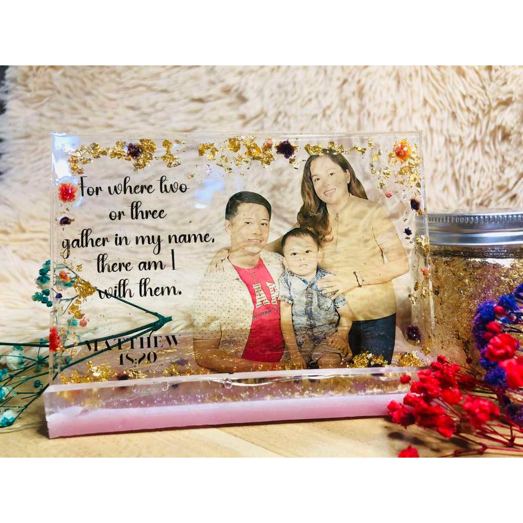 Crafty Zachy | Photo frame, Resin photo frame with fairy lights ...