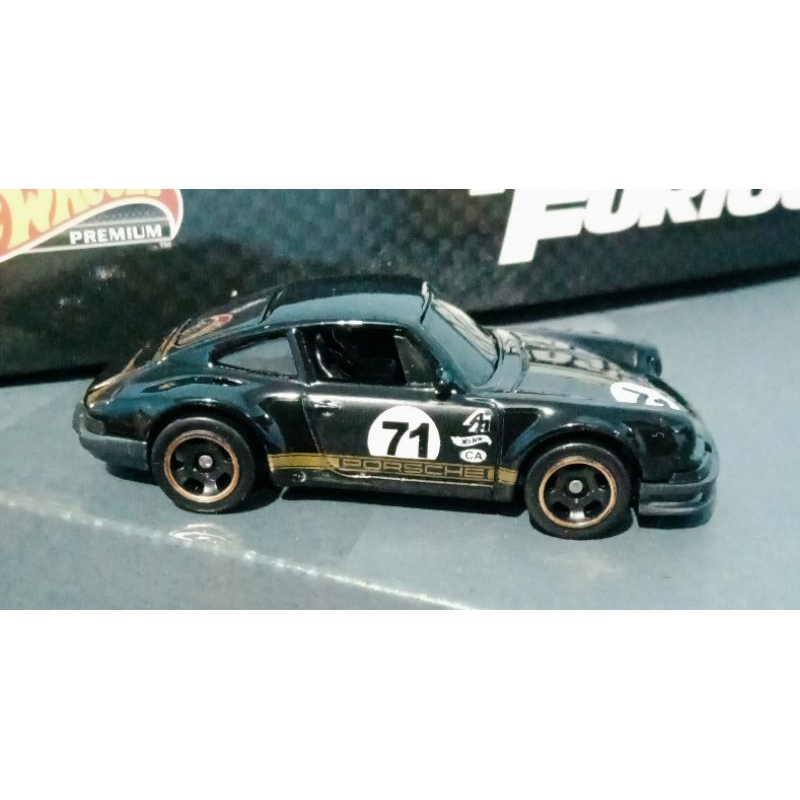 Hot Wheels 1971 Porsche 911 – Esclusiva Multipack – Colore Nero/Oro – Scala 1:64, Nuovo (Senza Confezione) - Foto 1