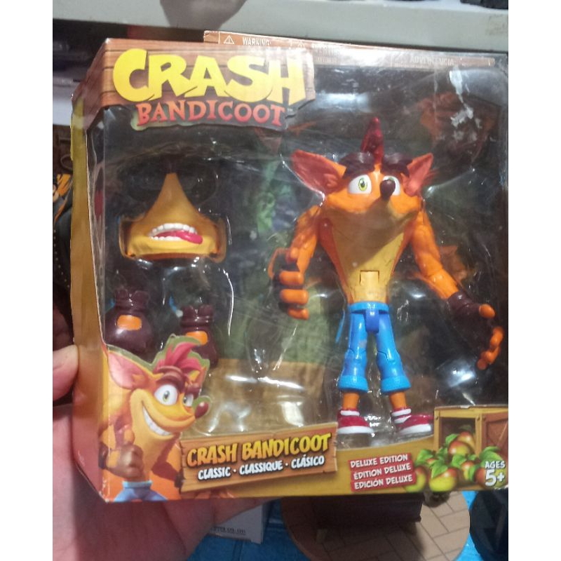 Action Figure Crash Bandicoot Deluxe Edition Bandai – 16,5 Cm, 16 Punti Articolazione, Accessori Intercambiabili