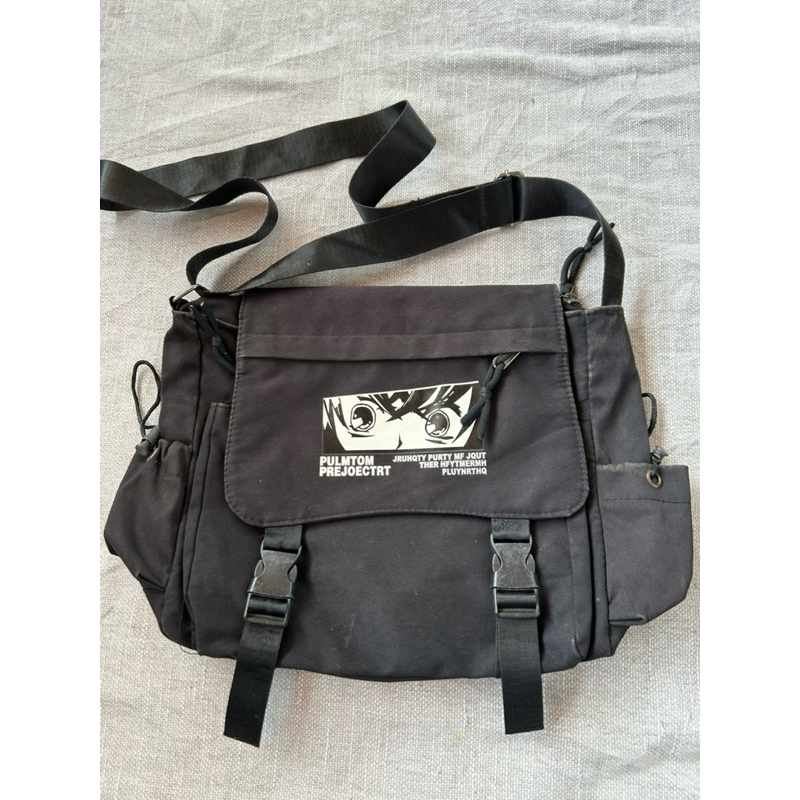 Anime Crossbody Bag - Manga Character Umhängetasche Aus Polyester & Canvas