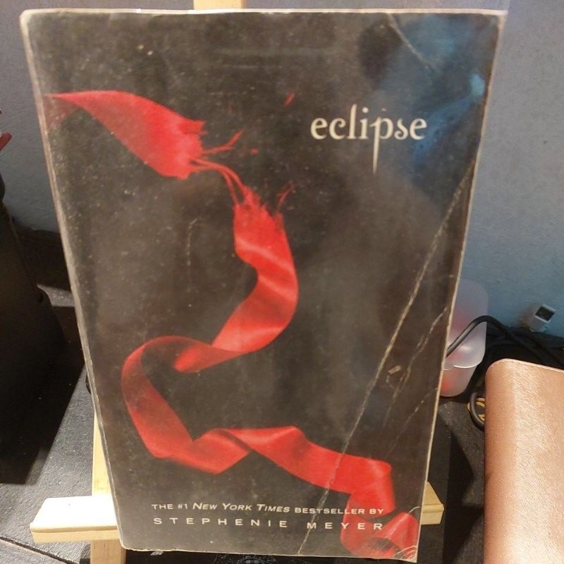 Eclipse (Twilight Saga #3) by Stephenie Meyer | Shopee Philippines