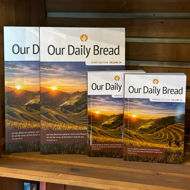 Our Daily Bread 2025 volume 34 English Tagalog Pocket Size Journal ...