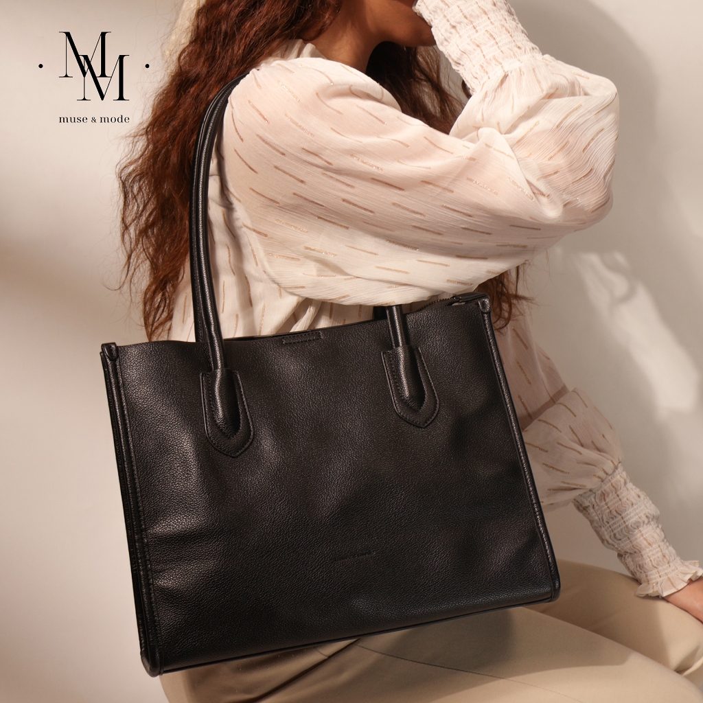 Muse and Mode Tote Bag with Zipper and Compartments Inside Soft
