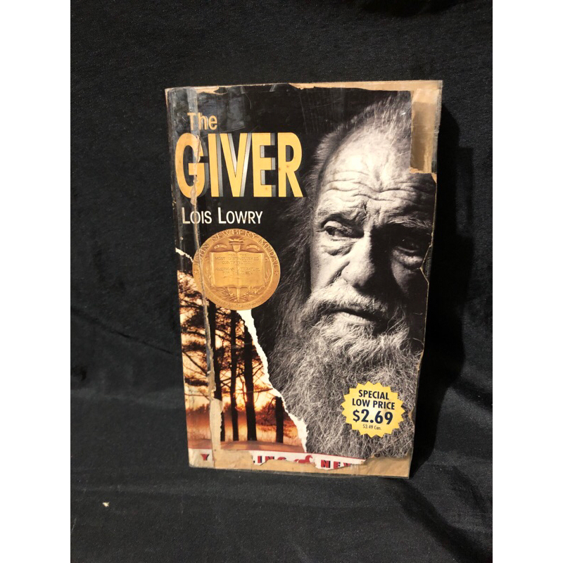 The Giver By Lois Lowry | Shopee Philippines