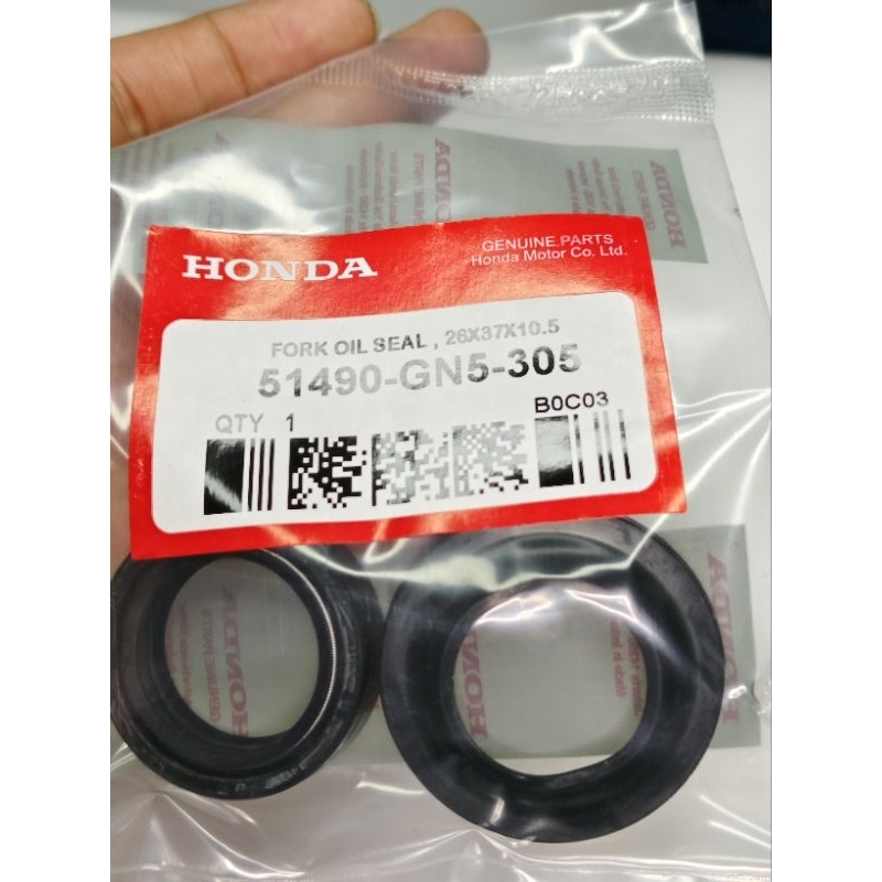 Honda genuine click125 front fork oil seal (2pcs)(26x37x10.5) | Shopee ...