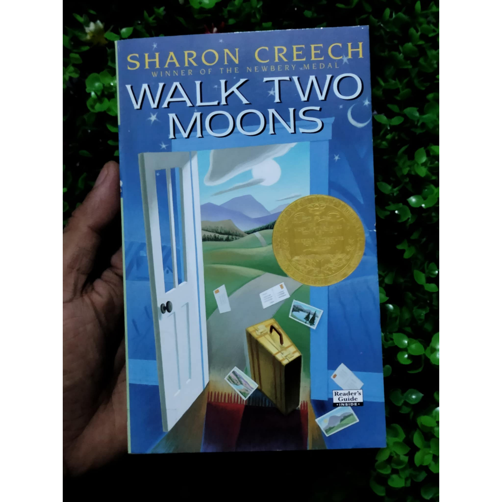 WALK TWO MOONS by SHARON CREECH / Newbery Medal Winner (MMPB / Preloved ...