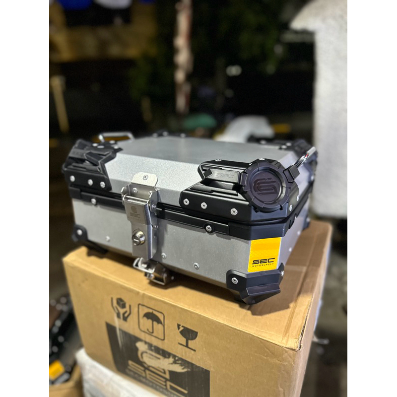 SEC 28L ALLOY BOX FOR MOTORCYCLE MEGA SALE! With Freebies! | Shopee ...