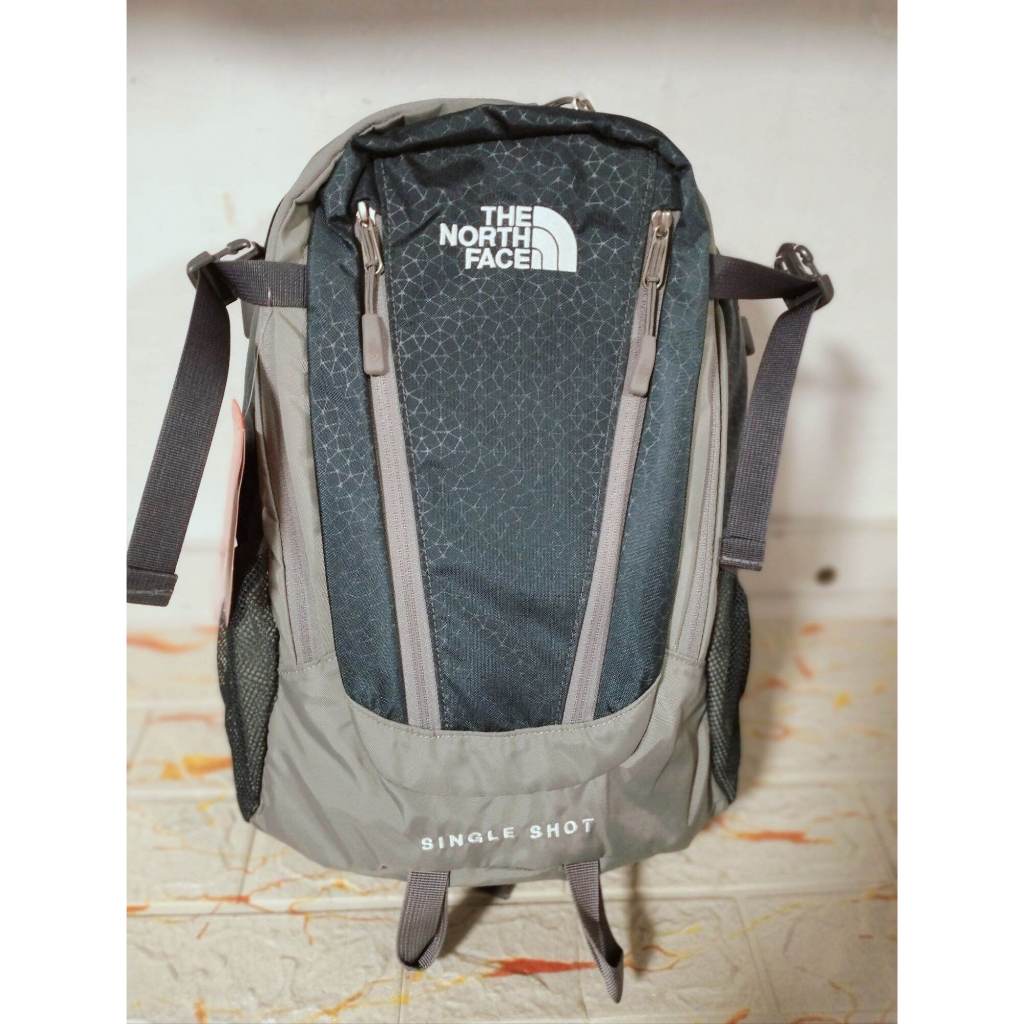 The North Face Single Shot Backpack 20L made in Vietnam