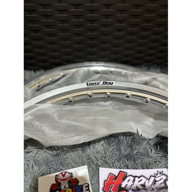 VansBoy Rim 1.2 1.4 Broken size Black & Silver | Shopee Philippines