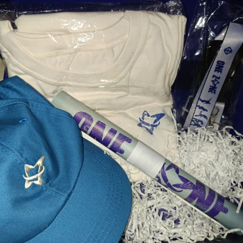 ONEZONE FANMEET SB19 OFFICIAL MERCH MYSTERY BOX OFFICIAL MERCH LIMITED ...