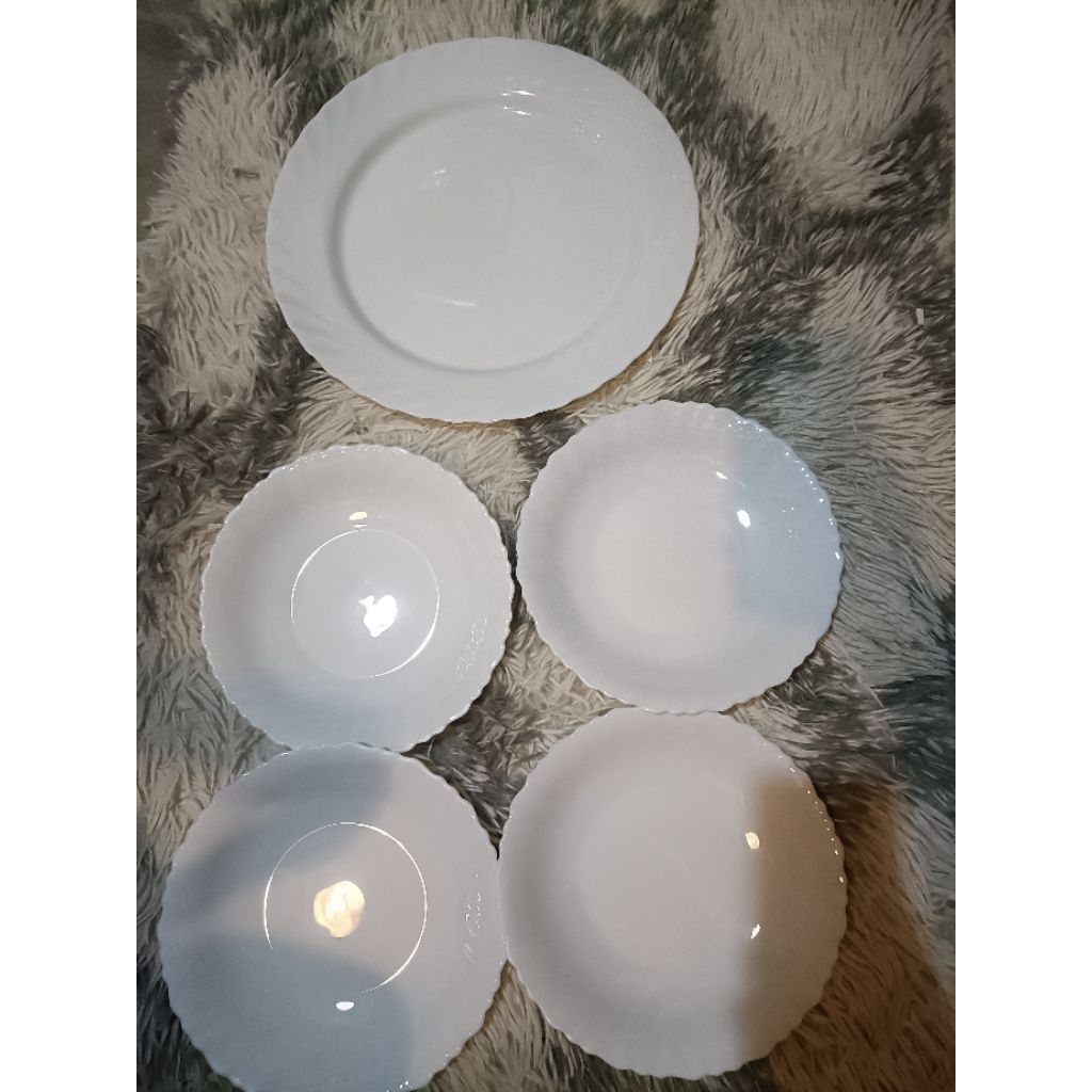 Assorted plates from uk jenconde | Shopee Philippines