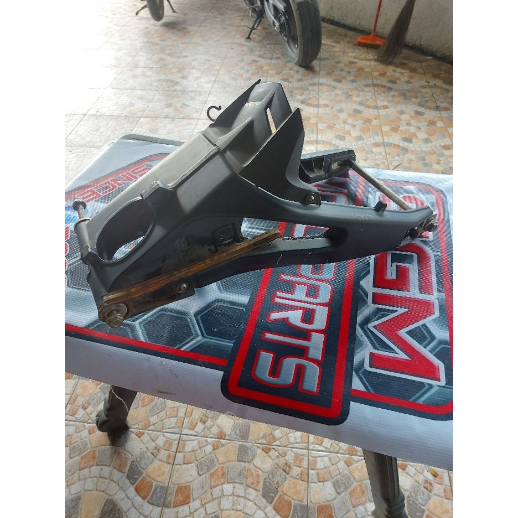 YAMAHA R15 V3 V4 XSR155 MT15 SWING ARM WITH AXLE AND ADJUSTER BEARING ...