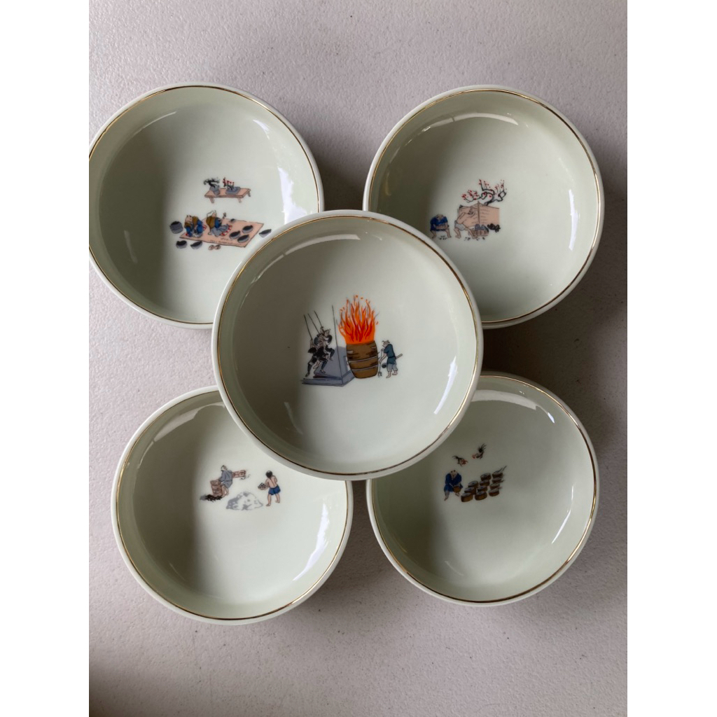 Japan surplus a set of five Japanese porcelain stackable ceramic bowls ...