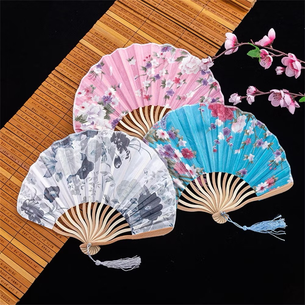 Hand Held Fans Personalized Pattern Silk Bamboo Folding Fans Vintage ...