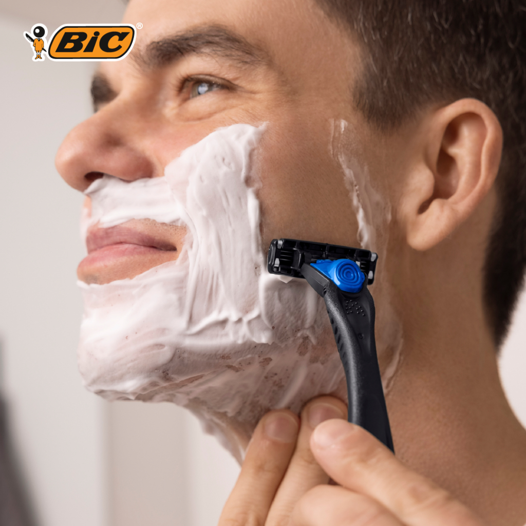 BIC Flex 3 Hybrid Shaving Kit 1 Razor Handle + 4 Refills (Flexible ...