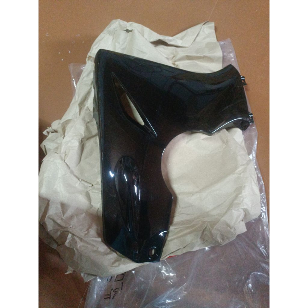 original under cowl right araro for cbr 150r v1 | Shopee Philippines