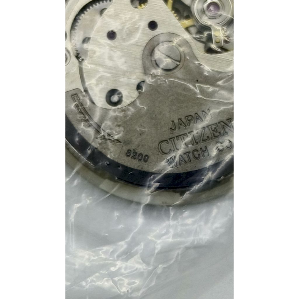 Montre Bond Milsub cadran doré DG 2813 Miyota 8200 mouvement 3 6 9