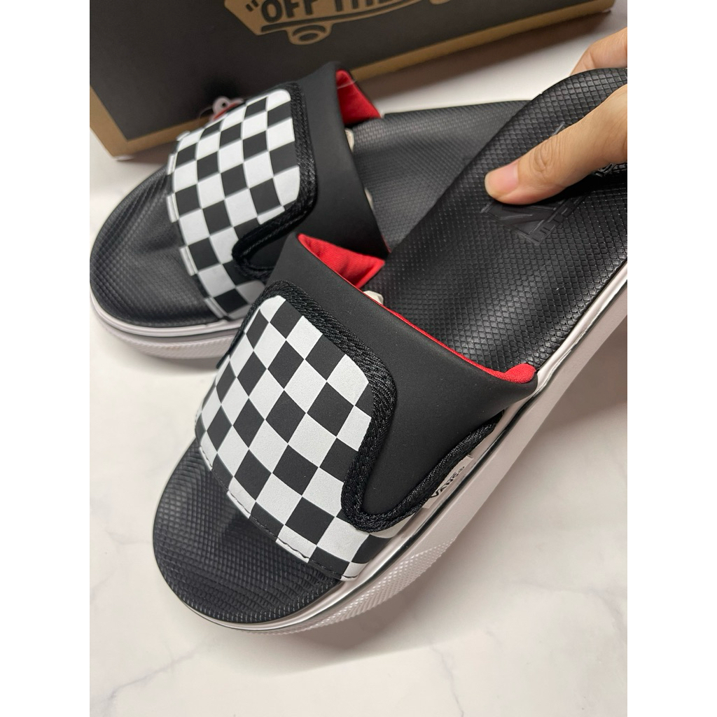 Slide On - Checkerboard