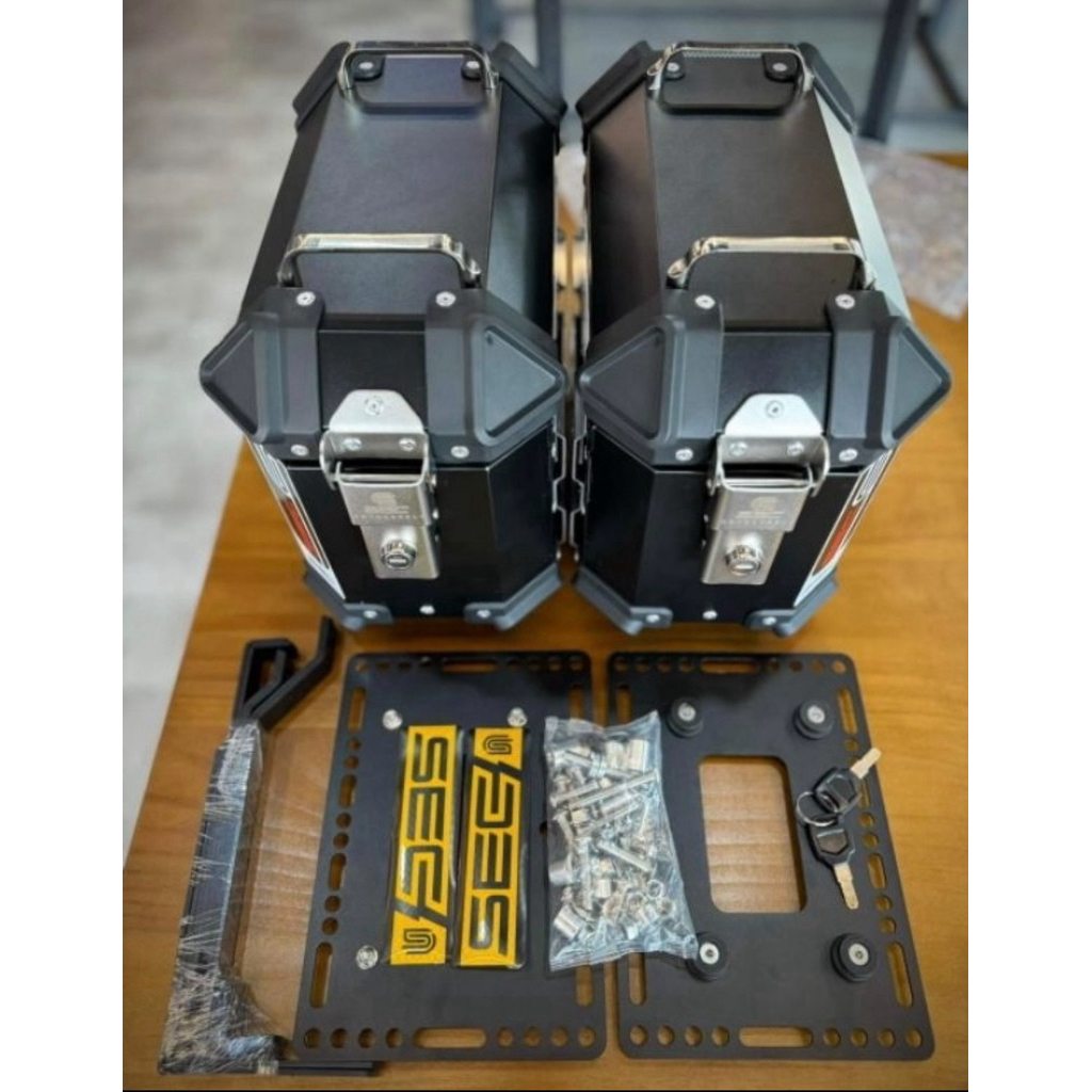 Brand new SEC Topbox 18 Liters Top Box for Motorcycle Alloy Side ...