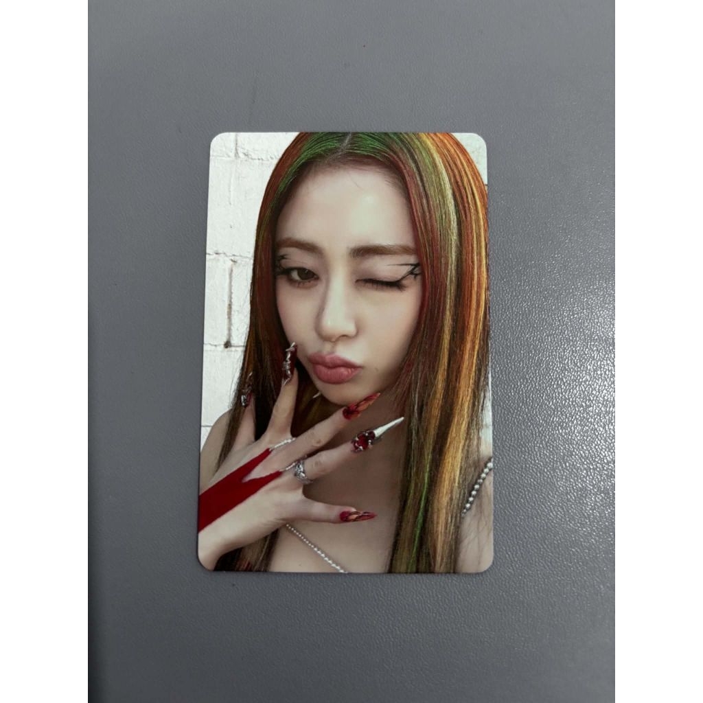 LE SSERAFIM - Yunjin official photocards | Shopee Philippines