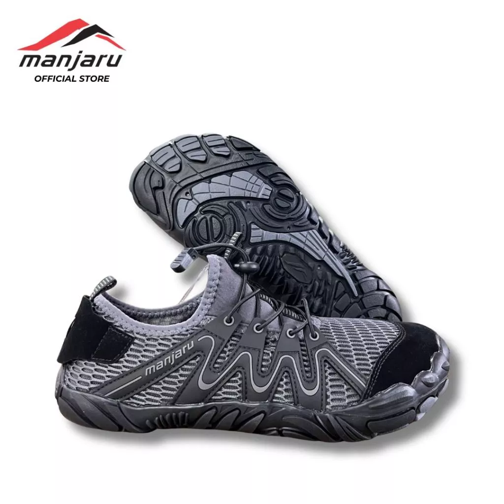 Aqua shoes for beach and water activities