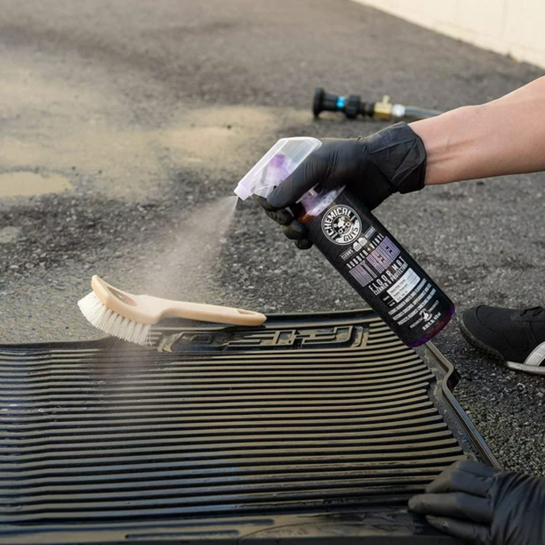 Chemical Guys Mat Renew Rubber and Vinyl Floor Mat Cleaner And Protectant (CLD_700_16) main image 1