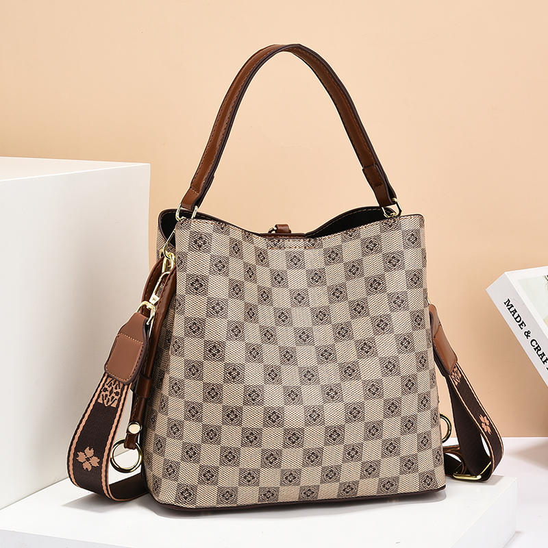 【High-End Mumu】 M233 Elegant Ladies Vintage Checked Leather Sling Bags ...