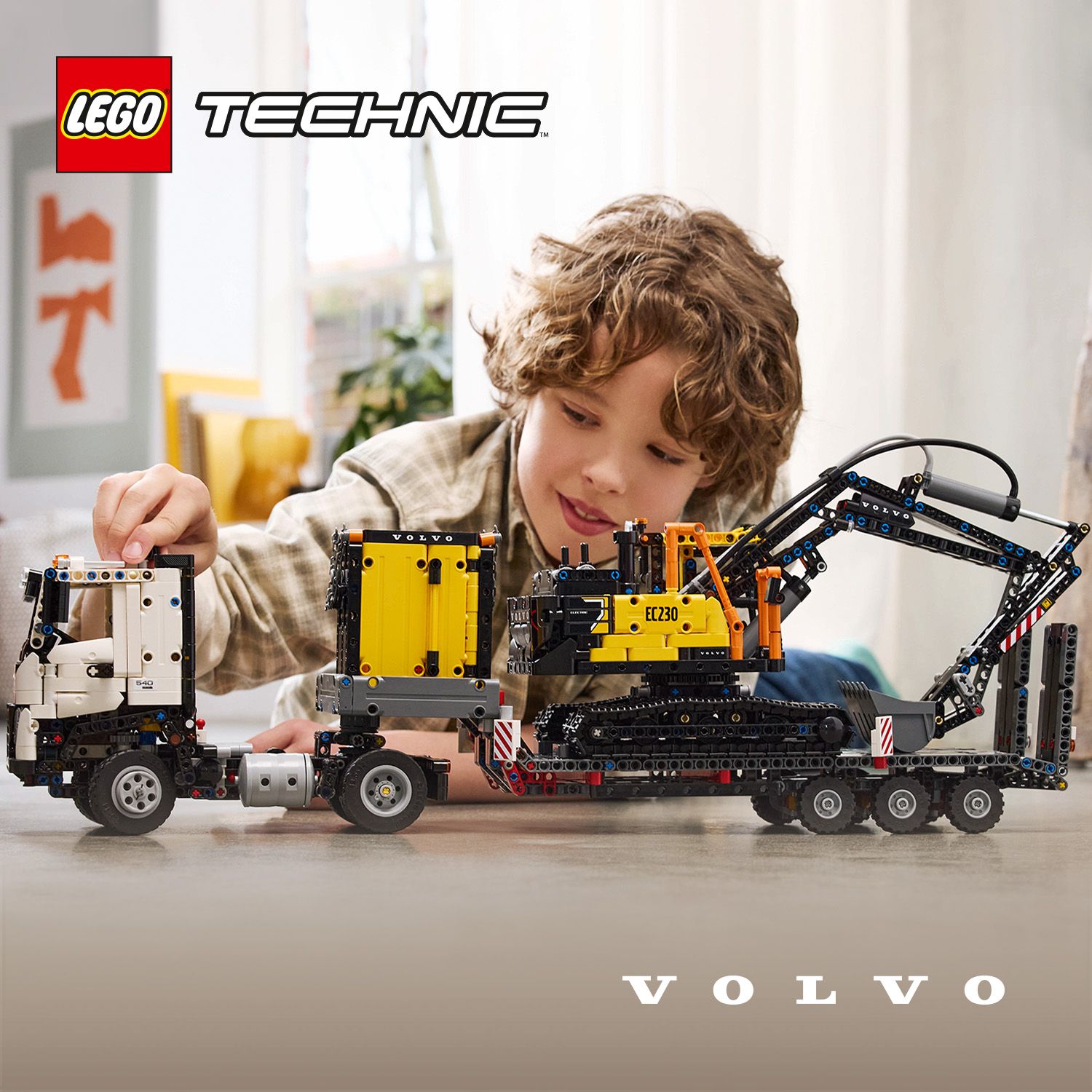 LEGO Technic 42175 Volvo FMX Truck EC230 Electric Excavator