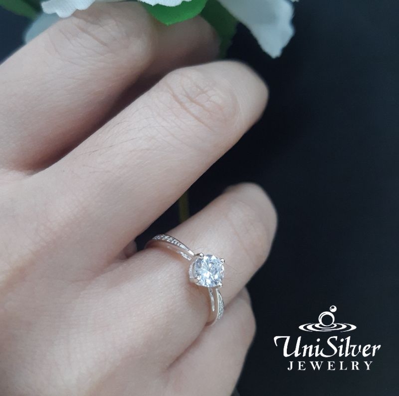 Unisilver ring with diamond sales