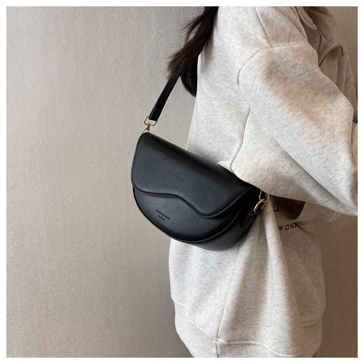 Mummur Bon Bon Sling Bag (2 colors)