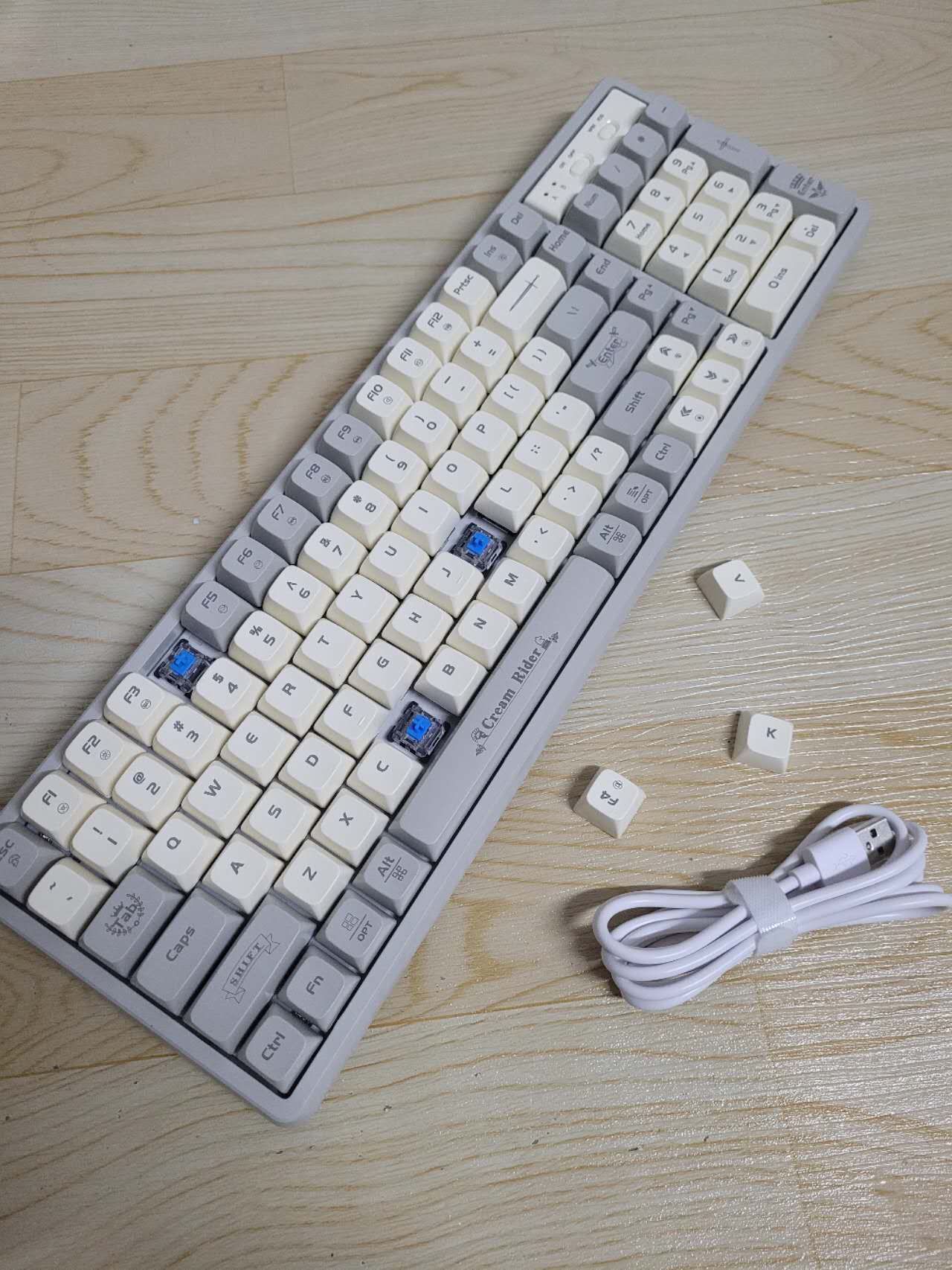 WIred full size mechanical keyboard blue switch fullkeys hotswap ...