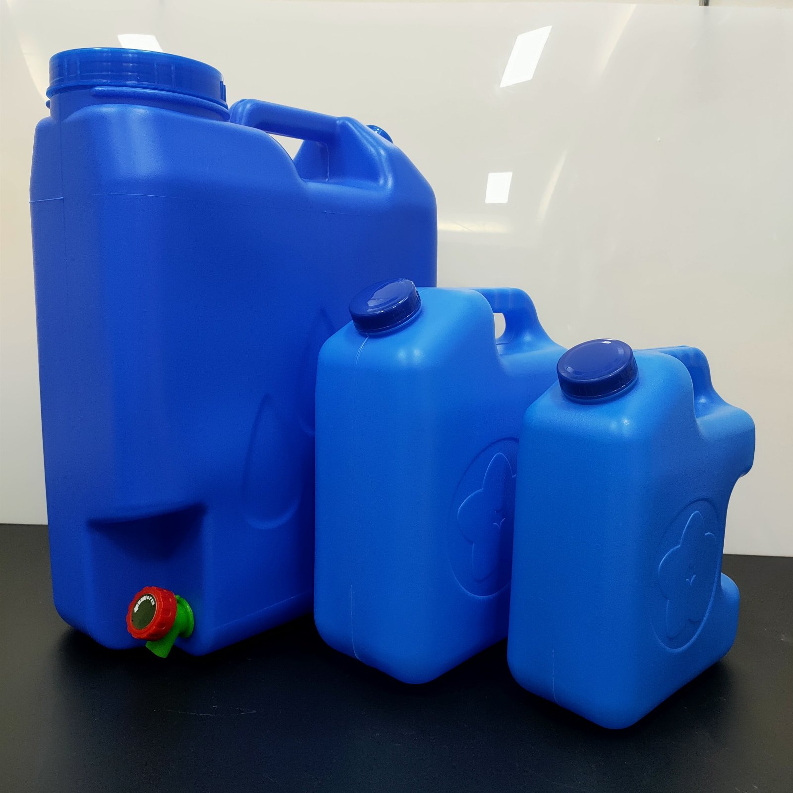 WATER CONTAINER WITH FAUCET / PORTABLE WATER CAN / WATER STORAGE ...