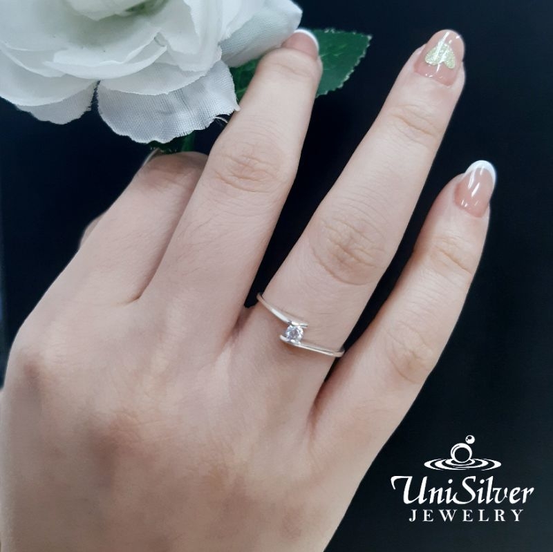 Unisilver 925 Sterling Silver Round Cut CZ Stone Ring (RS221-1001