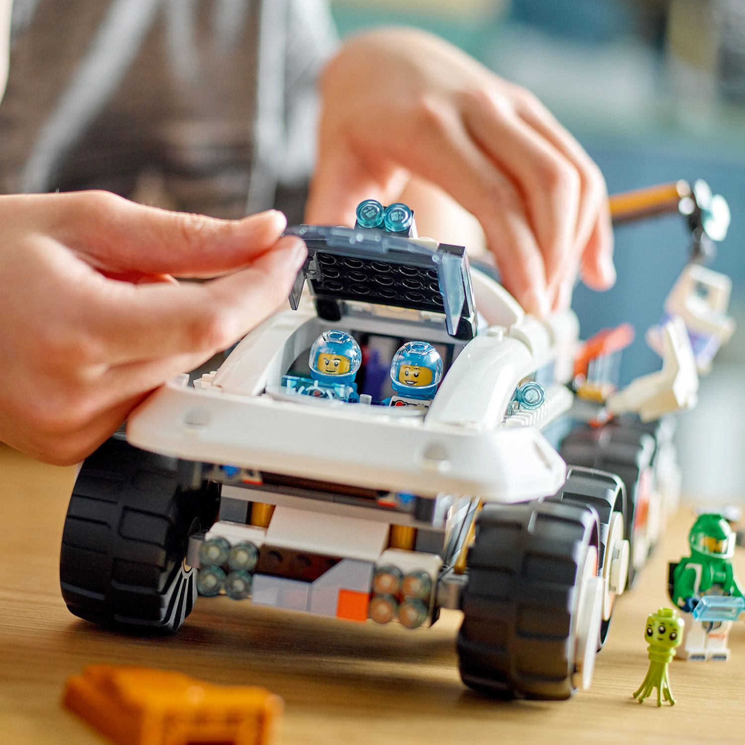 LEGO City 60432 Command Rover and Crane Loader Toy (758 Pieces ...