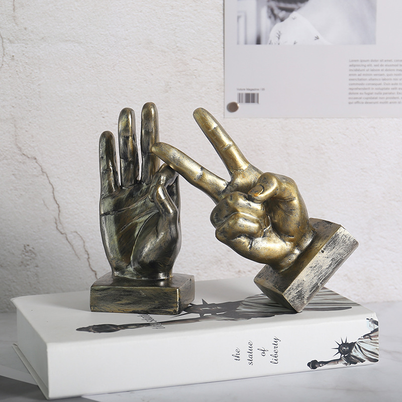 American retro gesture finger model home decoration bar model room ...