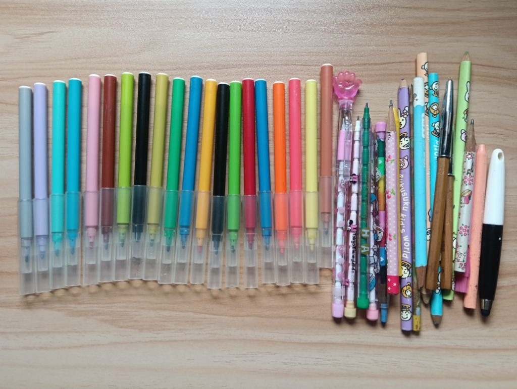 Used mechanical pencils, markers, ballpens sold per set | Shopee ...