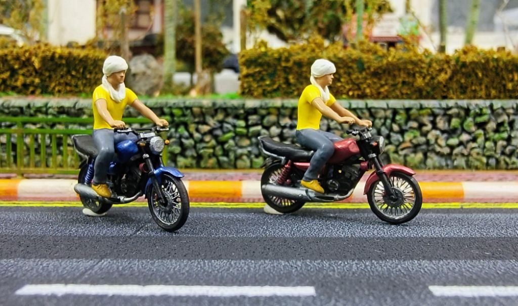 RX Motorcycle with Rider 164 Scale Figure Model | Shopee Philippines