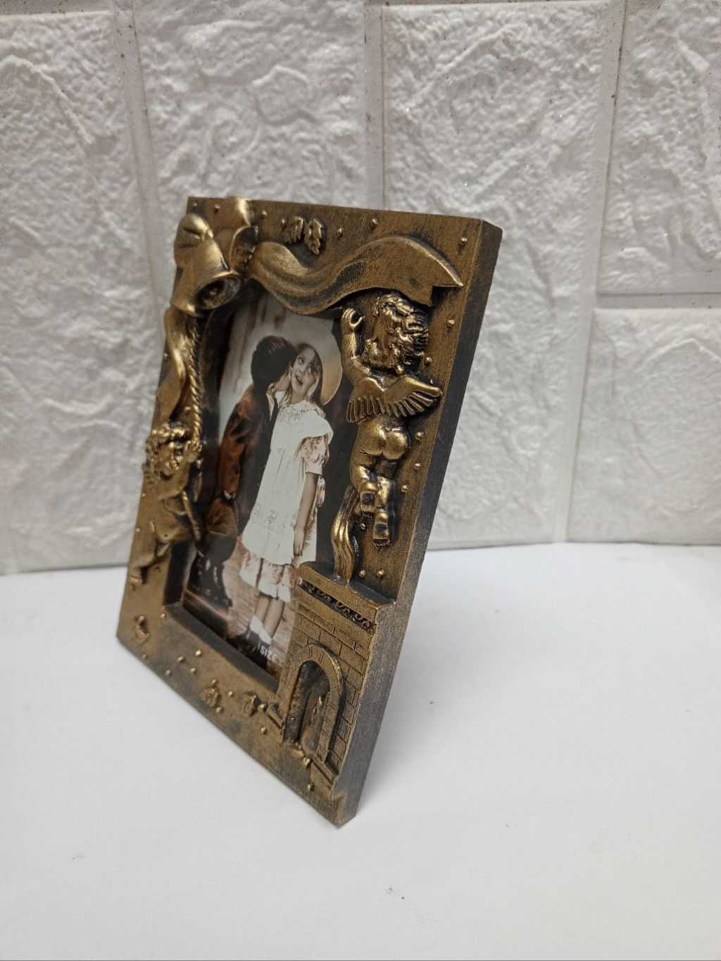 3R Polyresin Photo Frame with angel,bell, fireplace design | Shopee ...
