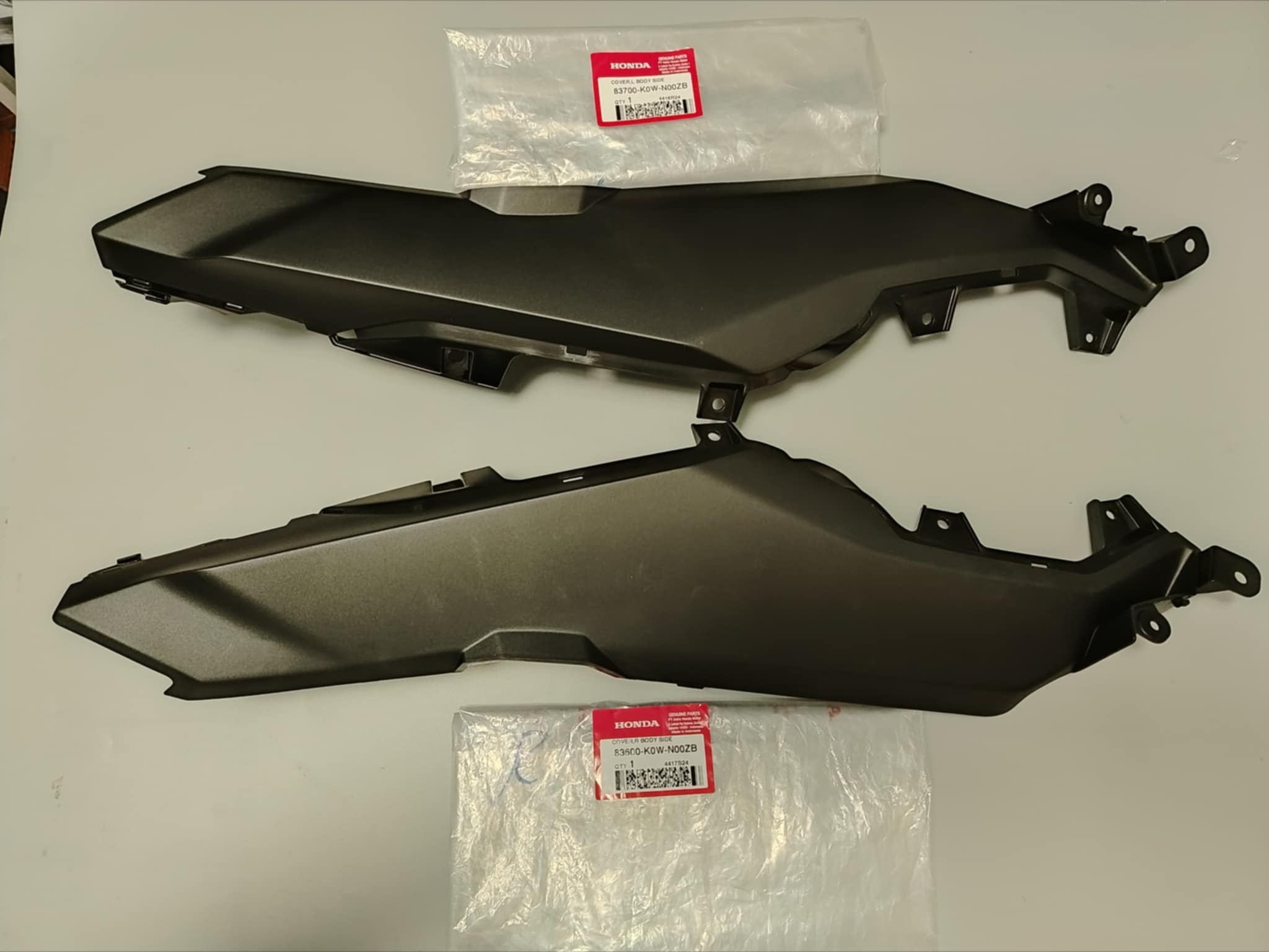 HONDA GENUINE, BODY SIDE COVER SET HONDA ADV150 83700-K0W-N00ZB/83600 ...